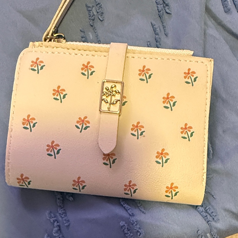 Floral Cream Wallet